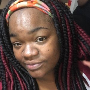 Meet your Posher, Connie